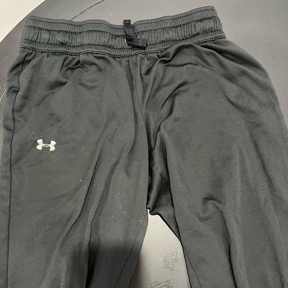 Womens black running capri scrunched bottom like new size medium